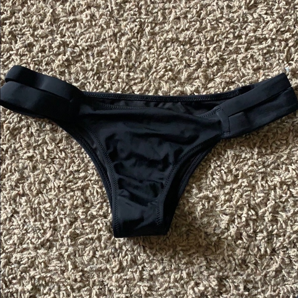 Black bikini bottoms